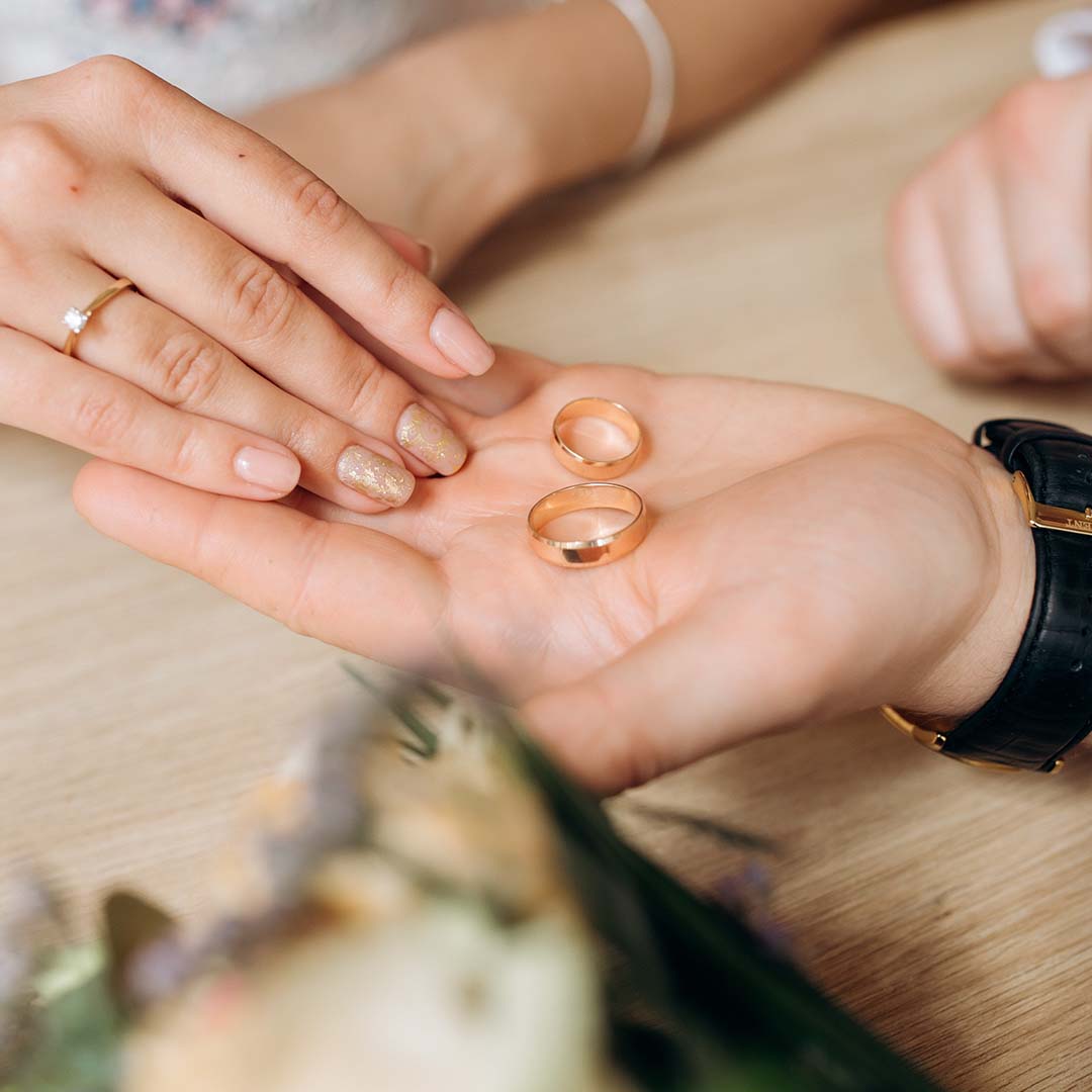 How to Choose Your Engagement Ring Together: A Modern Couple’s Guide