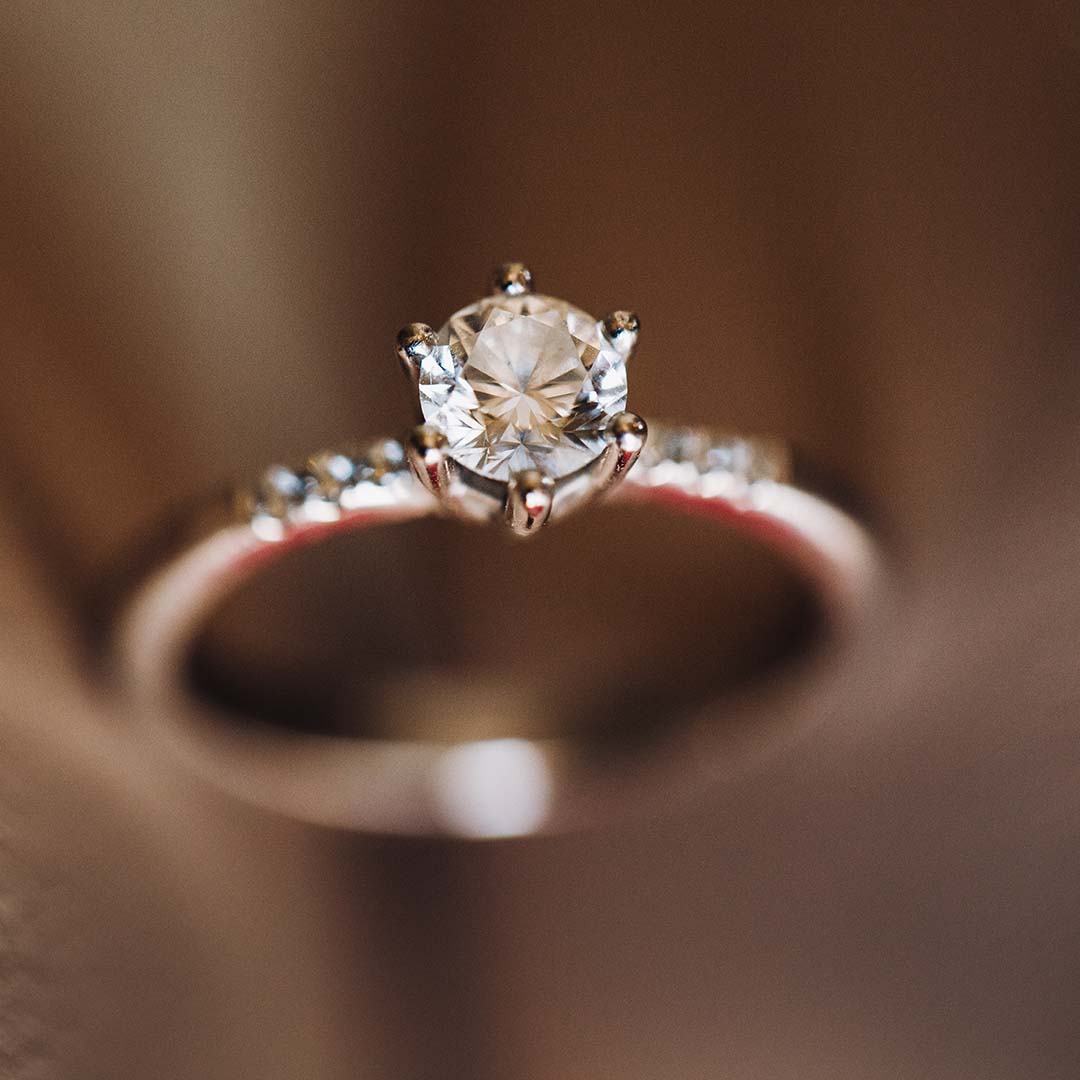 Solitaire vs. Diamond Jewelry: Understanding the Difference