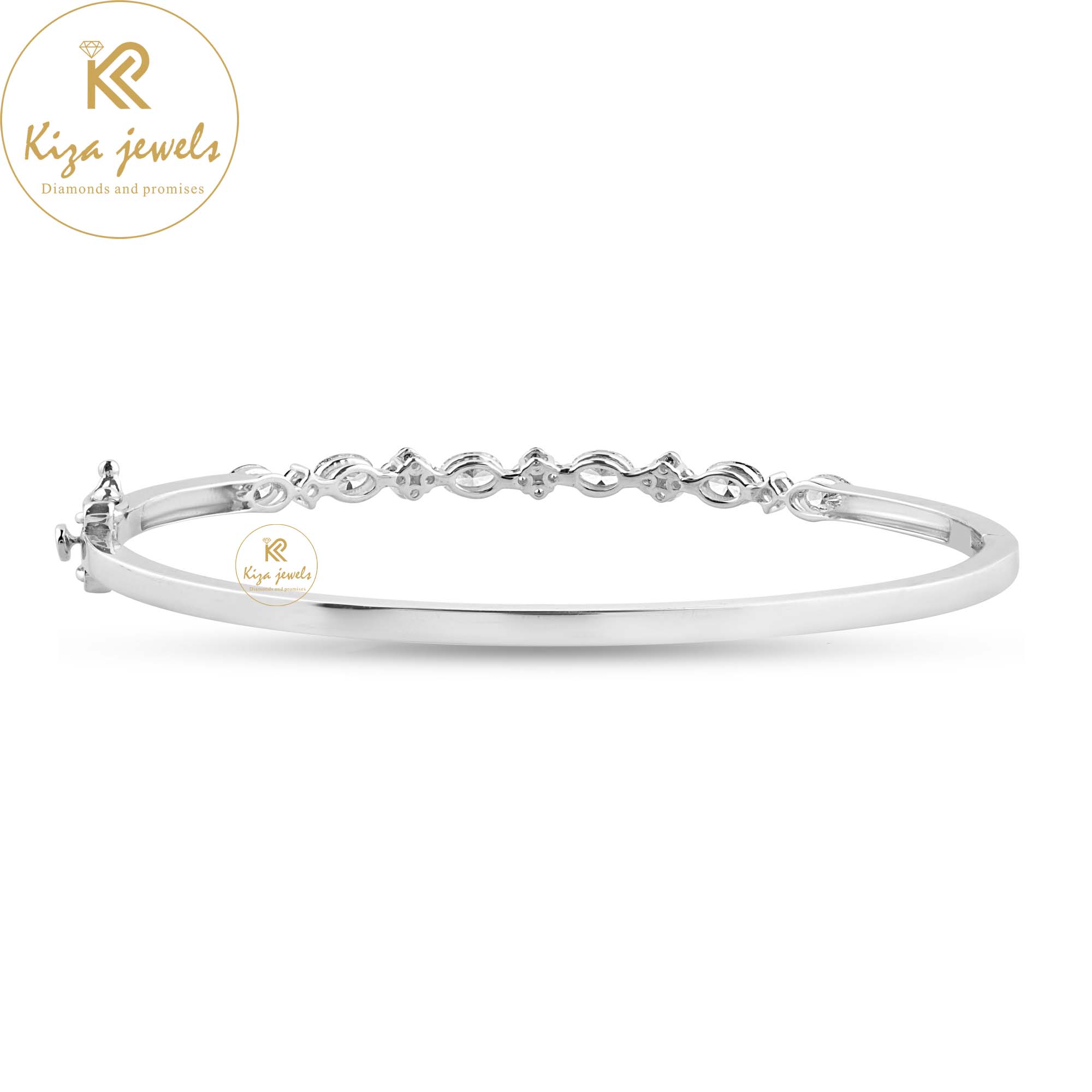 0.95 TDW Oval & Round Cut Diamond Bangle Bracelet