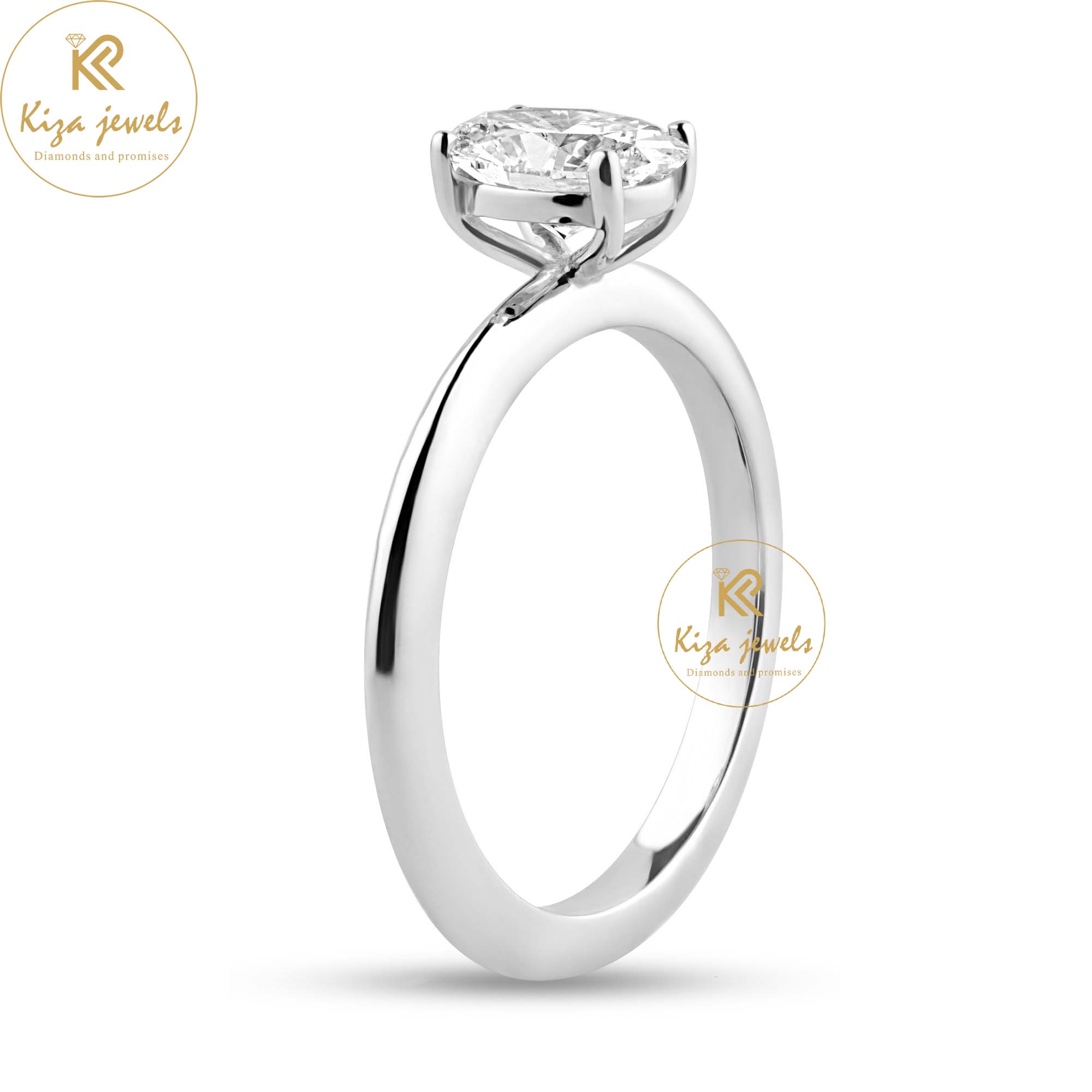 1.00 TDW Oval Cut Women's Solitaire Diamond Ring